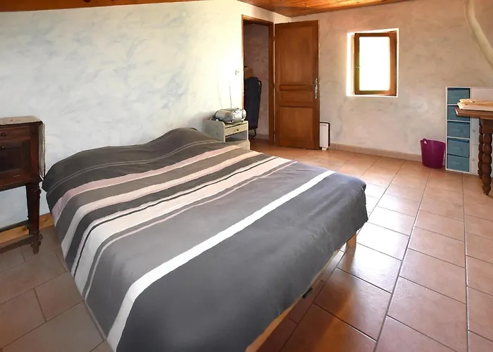 Hébergement de vacances Grande Maison Noyers-sur-Jabron